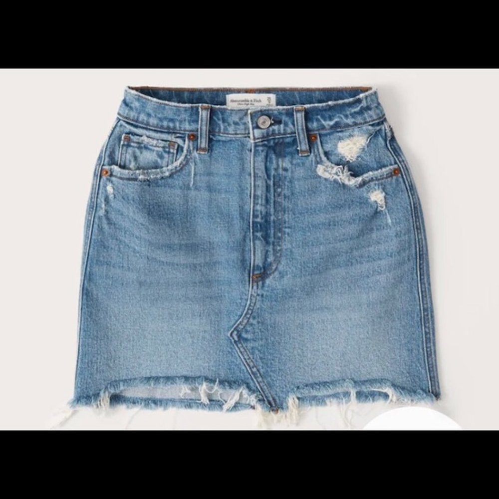 Abercrombie Curve Love Denim Mini Skirt Size 31 Ripped Medium Wash